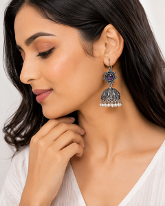 Boucles d'oreilles pendantes Jhumka vintage en argent oxydé avec améthyste et perles d'imitation en alliage de zinc pour femmes, vente en gros - Product Image 3