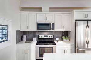 Base de despensa modular en forma de U y unidades de almacenamiento colgantes de pared, gabinete de cocina CANA blanco estilo Shaker personalizado de Vietnam - Product Image 2