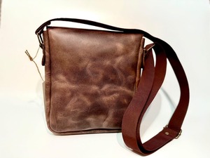 Sac messager carré en cuir fait main pour homme, élégant sac à bandoulière pour ordinateur portable, idéal pour le bureau, les voyages et les affaires - Product Image 5