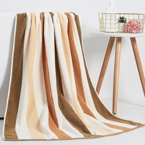Toallas de Baño Suaves y Altamente Absorbentes para Piscina, Natación, Tomar el Sol, Vacaciones en la Playa, Descanso en el Resort y Uso en el Baño - Product Image 1