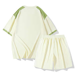 Ensemble décontracté d'été pour homme : T-shirt thermique 100 % coton tricoté à manches courtes et col rond avec patchwork et short ample 2 pièces - Product Image 2