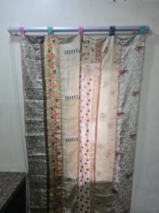 Rideau en soie vintage style patchwork, décoration intérieure indienne, rideaux transparents colorés pour fenêtre, draperies de porte de chambre style bohème - Product Image 1