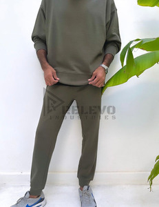 Pantalon de survêtement évasé en molleton respirant, écologique, à séchage rapide, anti-boulochage, pour homme, couleur personnalisée, style ample, pour la gym et l'entraînement - Product Image 4