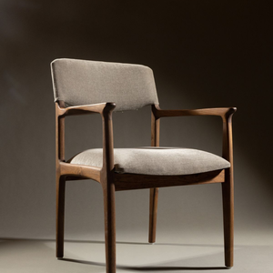 เก้าอี้ทานอาหารสไตล์นอร์ดิกโมเดิร์นพร้อมโครงโลหะและที่วางแขนไม้ - Product Image 1