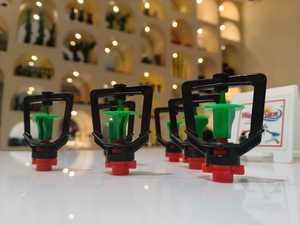 Micro-asperseur rotatif à 360 degrés avec connecteur d'entrée à barbelures pour l'irrigation des vergers et des exploitations maraîchères - Product Image 4