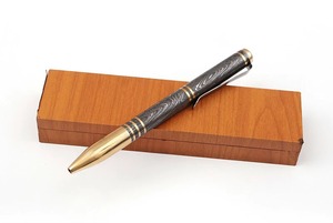 Bolígrafo de acción de cerrojo de acero de Damasco con detalles de latón de lujo, hecho a mano, patrón único, de bolsillo, resistente, color personalizable - Product Image 3