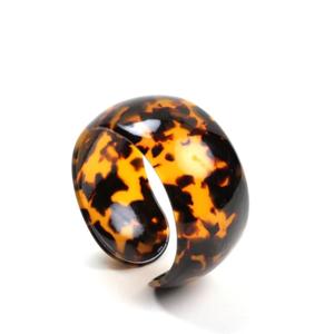 Bracelets élégants en résine pour femmes, finition lisse, bijoux légers pour mariage, festival et soirée - Product Image 1