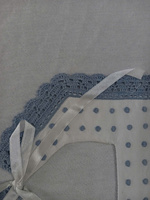 Baberos de bebé bordados a mano de alta calidad tan bonitos para pequeños príncipes y princesas Servicio OEM disponible