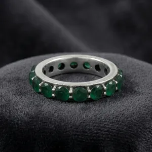 แหวนเงินแท้ 925 ประดับพลอยออนิกซ์สีเขียวทรงเหลี่ยม ดีไซน์แบบ Eternity Band ตัวเรือนแบบ Channel Setting สไตล์คลาสสิก เครื่องประดับสำหรับทั้งชายและหญิง ทำด้วยมือ สไตล์โบโฮ - Product Image 6