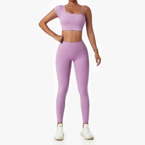 Ensemble de yoga 2 pièces bleu clair pour femme : Crop top dos nageur et leggings taille haute sans couture extensibles – Tenue de sport - Product Image 1
