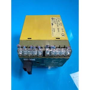 PNOZ8 pilz 24VDC-A8ใช้เป็นชิ้นส่วนอุปกรณ์เซมิคอนดักเตอร์รุ่นเก่า - Product Image 1
