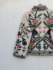 Veste artisanale Suzani |   Manteau de festival bohème et kimono pour invitées de mariage |   Cadeau ethnique unique - Product Image 6