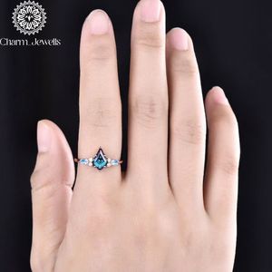 Bague de fiançailles Charm_Jewells pour femme en argent plaqué or rose 18 carats avec moissanite taille coussin sertie à griffes style classique - Product Image 5
