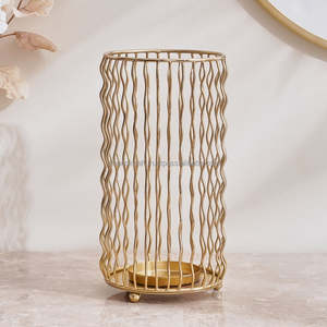 Meilleure décoration de table de Noël vient d'être lancée Porte-bougie en métal en fil de zigzag doré pour les fêtes de mariage du Ramadan Bas - Product Image 5