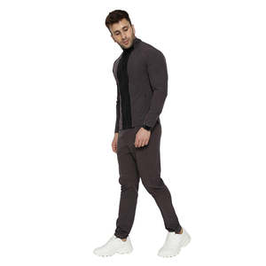 Conjunto Deportivo de Primavera para Hombre, Nuevo Modelo 2026, con Estampado Sólido, Tejido Técnico Transpirable, Logotipo Personalizado, Estilo Urbano, Fabricante OEM - Product Image 5