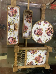 Ensemble de 4 plateaux de service en bois naturel, élégants et polyvalents, plateaux de service pour les fêtes, plateaux à charcuterie, ensemble de service pour la maison et la cuisine - Product Image 5