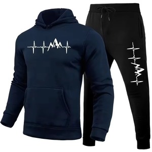 Ensemble survêtement décontracté pour homme : sweat à capuche bordeaux et pantalon de jogging noir, imprimé Cœur de Montagne, longueur intégrale, en coton respirant - Product Image 4