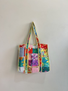 Sac fourre-tout matelassé en patchwork |   Sac à bandoulière en coton écologique |   Sac à bandoulière en coton fait main - Product Image 5