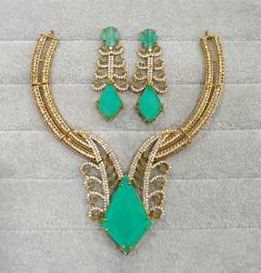 Conjunto de collar con incrustaciones de circonita cúbica de calidad premium y piedra doble, ideal para atuendos étnicos y occidentales, perfecto para bodas. - Product Image 2