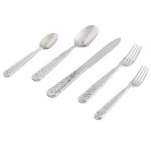 Ensemble de couverts en métal au fini élégant pour la décoration contemporaine des restaurants et salles à manger - Product Image 2