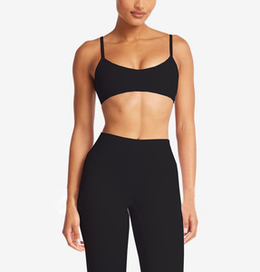 Ensemble de yoga personnalisé pour femme : Leggings taille haute et soutien-gorge de sport rembourré – Vêtements de sport en gros pour la gym, le fitness et l'entraînement sans coutures - Product Image 3