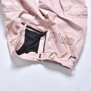 Pantalones de Nieve Negros Impermeables de Moda con Diseño de Estrella Reflectante, Cintura con Cordón Ajustable, Bolsillos Tipo Cargo y Polaina Interior para Botas - Product Image 3