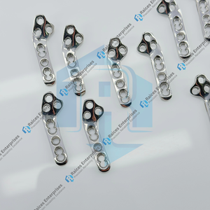 Placas de Bloqueo TPLO de Alta Calidad de 2.7mm, Tamaño Pequeño, Juego de 2 Piezas, Precontorneadas, Estilo Voi 316L para Cirugía Veterinaria en Gatos y Perros - Product Image 2