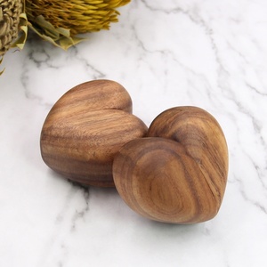 Caja de Anillos de Madera de Koa en Forma de Corazón, Caja de Anillos de Pareja Personalizada para Boda, <span class=keywords><strong>Regalo</strong></span> de <span class=keywords><strong>5</strong></span>º <span class=keywords><strong>Aniversario</strong></span> - Product Image 5