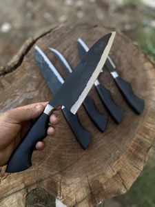 Ensemble de 5 couteaux de chef forgés à la main, en acier à haute teneur en carbone, comprenant un couteau de chef, un couteau utilitaire, un couteau à désosser et un couteau à éplucher, avec manches ergonomiques - Product Image 1