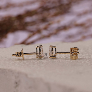 Boucles d'oreilles minimalistes en or 14K/18K avec diamant de laboratoire taille poire certifié IGI pour femmes, disponibles en différentes tailles de carats - Product Image 4