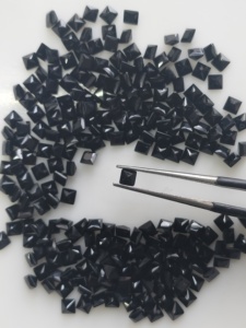 Quartz naturel 3 mm, taille carrée, qualité supérieure, pierres précieuses en vrac pour la fabrication de bijoux - Product Image 1