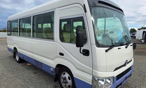 Toyota Coaster 2018 4.0L Turbo Diésel – Autobús de Pasajeros Potente para Transporte Confiable y Viajes de Larga Distancia - Product Image 6