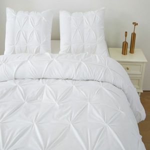 Set Copripiumino Alternativo al Piumino di Qualità Ospedaliera Super King con 2 Federe - Set Biancheria da Letto 3 Pezzi con Pregiato Lavoro Pintuck in Bianco - Product Image 3