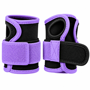 Attelle de soutien et manchon de protection pour poignet de gymnastique personnalisés, réglables et rembourrés, avec ouverture pour le pouce et sangle auto-agrippante - Product Image 5