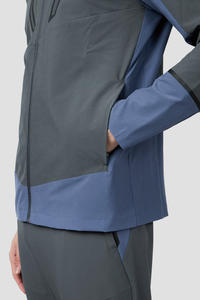 ชุดวอร์มกันลมแบบใหม่ สไตล์ลำลอง โลโก้สั่งทำได้ กันน้ำ น้ำหนักเบา ผลิตจากโพลีเอสเตอร์และไนลอน สำหรับผู้ชาย เหมาะสำหรับกิจกรรมกลางแจ้ง - Product Image 5