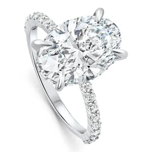 Anillo de Compromiso con Halo Lateral de Diamantes Ovalados Certificados de 4.55Ct, Oro Blanco de 14k, Cultivados en Laboratorio - Product Image 1