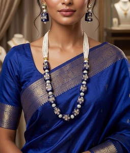Ensemble de bijoux Mala bleu perlé, collier et boucles d'oreilles en pierres Kundan et perles pour mariage et fête - Product Image 4