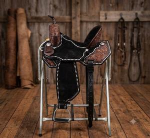 Silla de montar western de gamuza negra con conchos plateados y cuero repujado marrón - Product Image 1