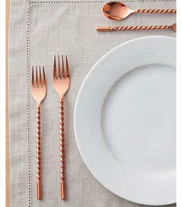 Ensemble de couverts en or rose, manche torsadé, finition miroir, vaisselle glamour, vaisselle de mariage, couverts en acier inoxydable, fourchette, cuillère, couteau - Product Image 6