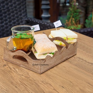 Plateau de service en bois de manguier fabriqué à la main avec poignées latérales Plateau en bois rectangulaire rustique pour la cuisine, la salle à manger et la décoration intérieure - Product Image 5