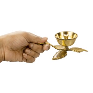 โคมไฟ nandha Diya 3ใบทองเหลืองสำหรับ Pooja ของขวัญและของตกแต่งบ้าน - Product Image 4