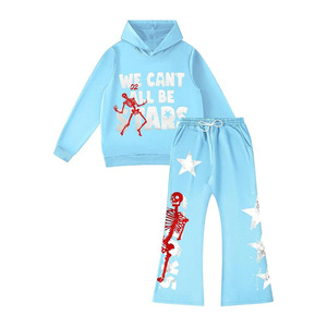 Ensemble de survêtement 2 pièces pour homme : sweat à capuche graphique à manches longues et pantalon de jogging design empilé - Product Image 1