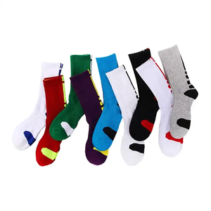 Nuevo diseño de calcetines deportivos casuales de alta demanda con logotipo personalizado para hombre, calcetines casuales en venta en talla adulta. - Product Image 4