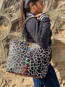 Sac à main en cuir avec fourrure métallique pour femmes, fourre-tout élégant de bonne qualité, sac de Shopping à bandoulière, nouvelle collection - Product Image 3