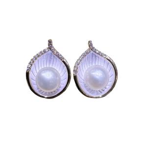 ต่างหูมุกน้ำจืดเคลือบเพชรซิคอนสำหรับผู้หญิง จูจี้ ชุบทอง 14k ลายดอกบัวรูปเกือกม้า อุปกรณ์เสริมแฟชั่นอเนกประสงค์ - Product Image 5