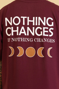 เสื้อยืดโอเวอร์ไซส์ลายกราฟิกสำหรับผู้ชาย พิมพ์ลายคำคม "Nothing Changes" สไตล์สตรีทแวร์ ผ้าฝ้าย ทรงหลวม แขนสั้น ใส่สบาย เหมาะสำหรับฤดูร้อน - Product Image 3