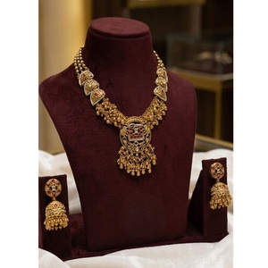 Ensemble collier et boucles d'oreilles en moissanite plaqué or de qualité supérieure, style Rajwadhi, pour fiançailles, mariage et occasions spéciales - Product Image 1