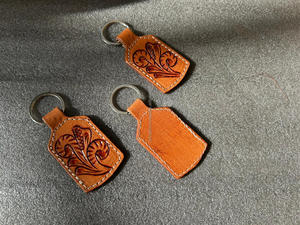 พวงกุญแจหนังแท้คุณภาพสูงลายเครื่องมือน่ารักพวงกุญแจหนังแท้สำหรับทุกเพศ - Product Image 4