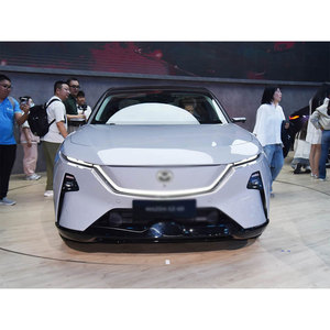 Mazda EZ-60 2026, Sedán Eléctrico de Lujo, Color Blanco, SUV Eléctrico Moderno con Techo Negro y Llantas de Aleación - Product Image 3