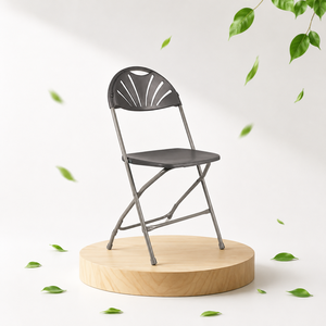 Chaise pliante en plastique gris robuste et légère avec dossier ventilé, durable, portable, moderne, pour événements extérieurs, fêtes et usage quotidien - Product Image 1